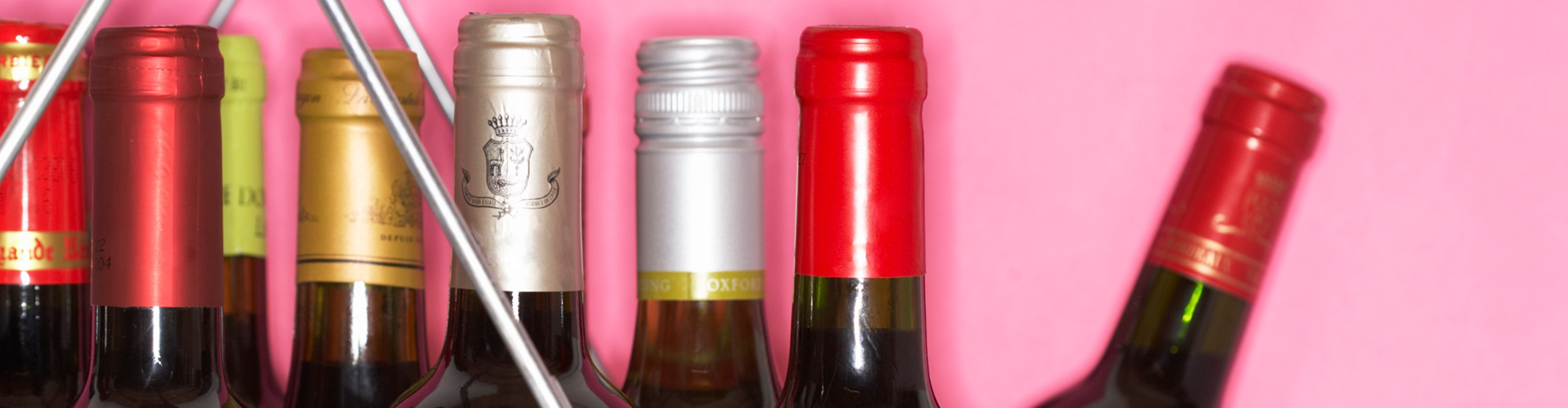 header-girls-grapes